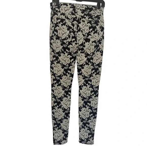 7 for all Mankind Black & White Floral Stretch Jean Leggings - Picture 3 of 13